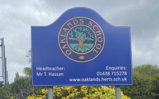 Oaklands Primary School is seeking school governors