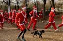 A round of Santa-plause for the runners, please.