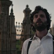 Penn Badgley as Joe Goldberg in episode 5 of You. Here he is pictured outside Knebworth House.